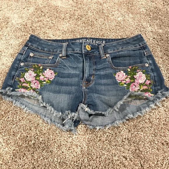 American Eagle low-rise embroidered cutoff shorts - Picture 1 of 2